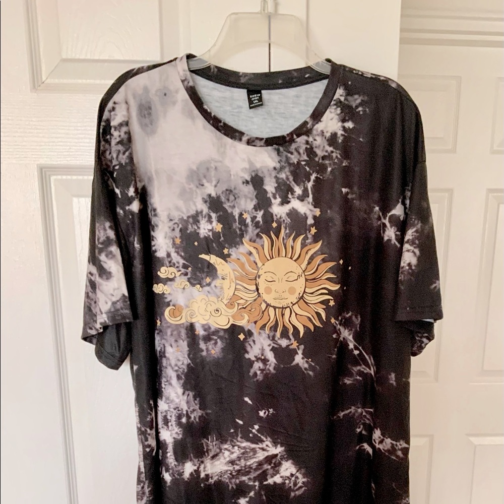 Shein Curve, Size 1XL, Black Tie Dye, Graphic Tee, Drop Shoulder
